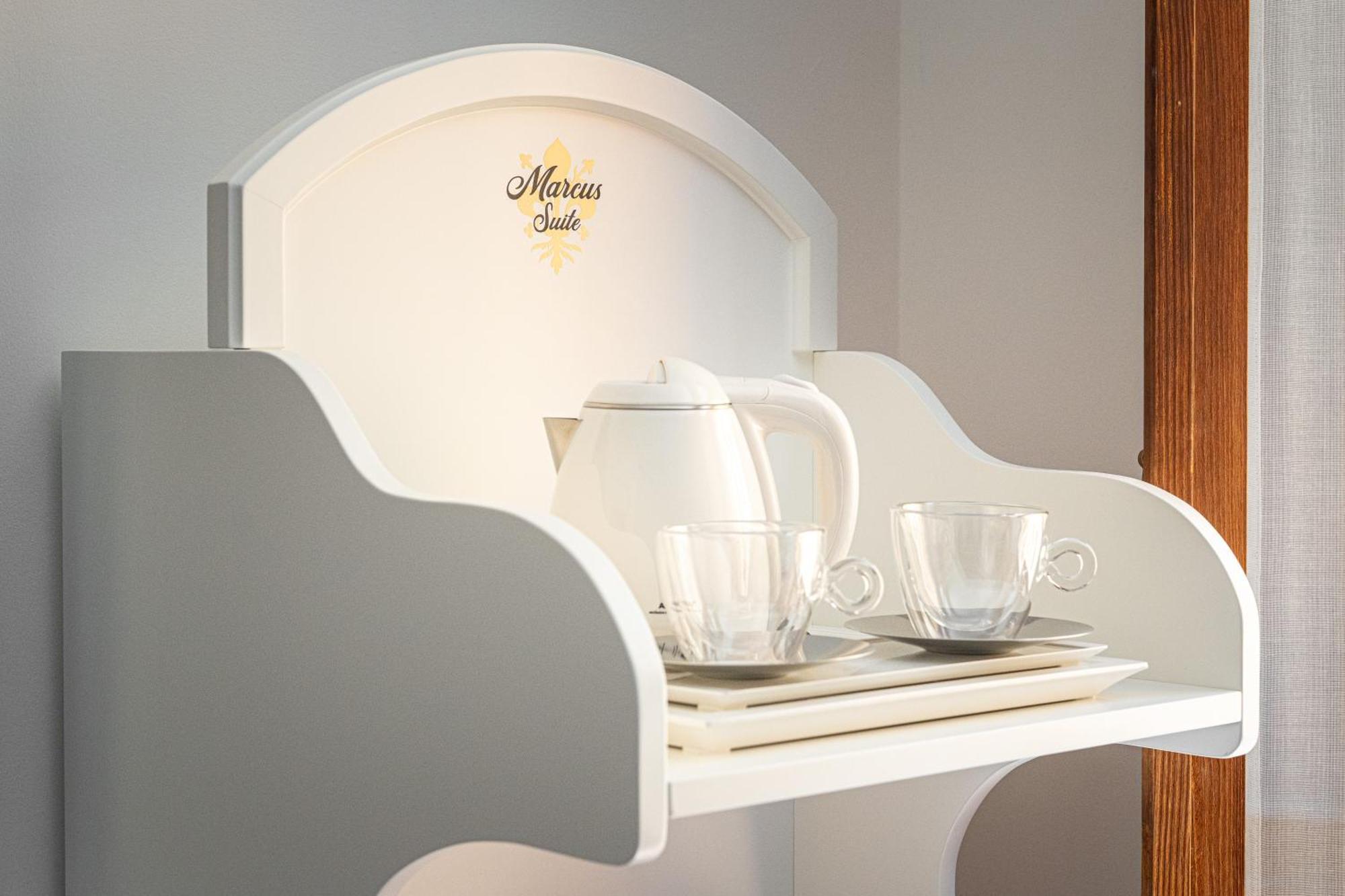 Marcus Suite Cagliari Bagian luar foto
